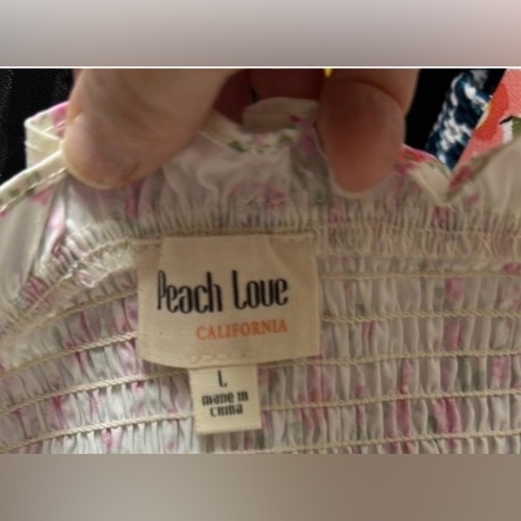 Peach Love California, Floral Smocked Crop with Ruffles, L. NWT. - Picture 2 of 2